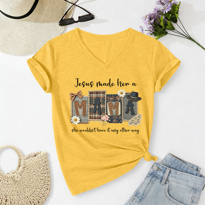 Christianartworkshop T-shirt casual con scollo a V e grafica "Jesus Made Her A Mama" - Giallo - 2XL - image 8