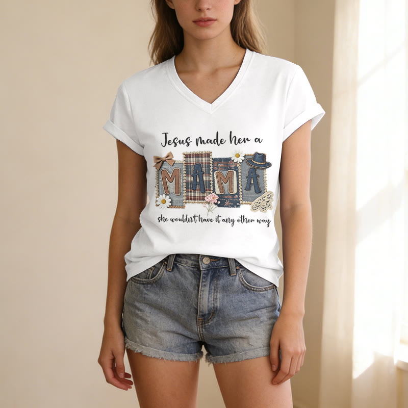 Christianartworkshop T-shirt casual con scollo a V e grafica "Jesus Made Her A Mama" - image 5