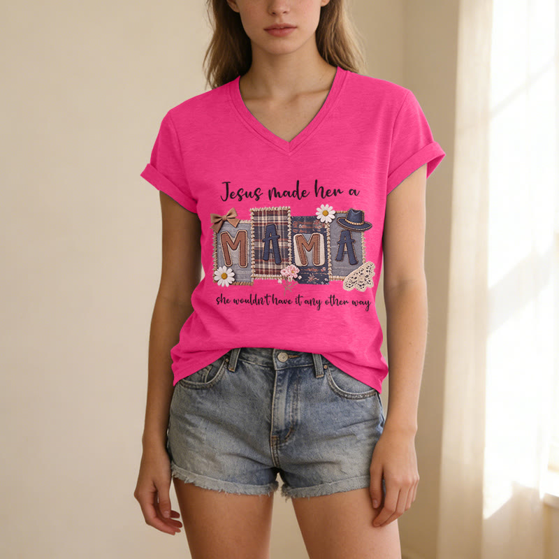 Christianartworkshop T-shirt casual con scollo a V e grafica "Jesus Made Her A Mama" - image 25