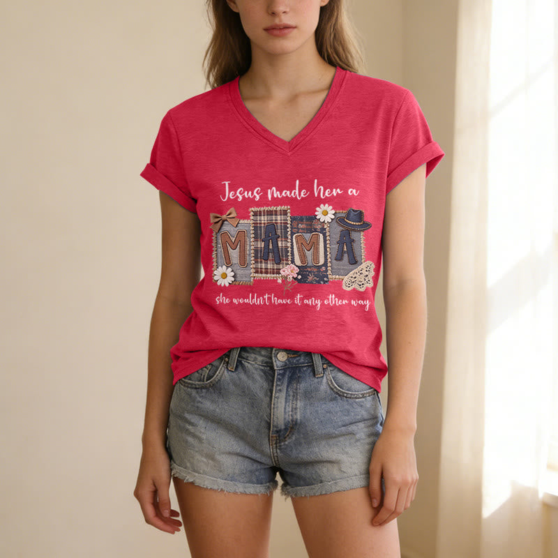 Christianartworkshop T-shirt casual con scollo a V e grafica "Jesus Made Her A Mama" - image 23