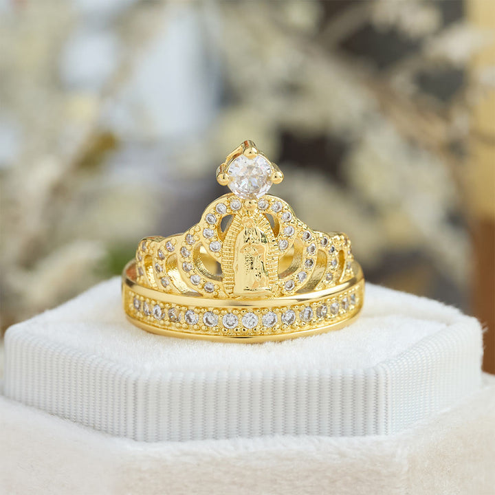 Christianartworkshop Anello con zirconi e corona decorata raffigurante la Madonna: simbolo sacro di grazia celeste. - image 1