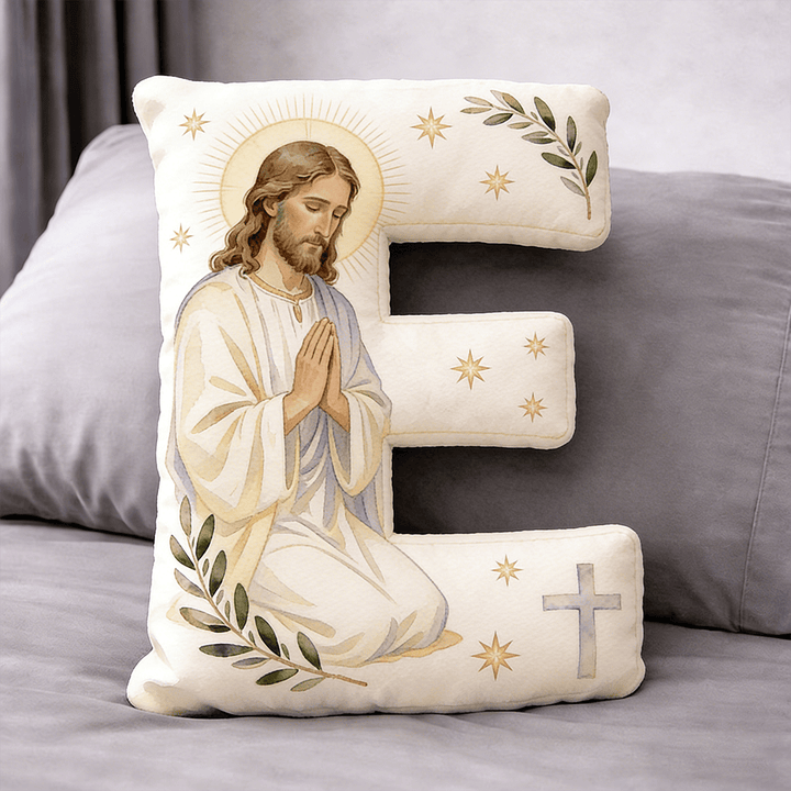 Christianartworkshop Cuscino a forma di lettera con croce di Gesù in preghiera: emblema di preghiera devota e fede senza tempo. - 24" (60 cm) - E - image 5