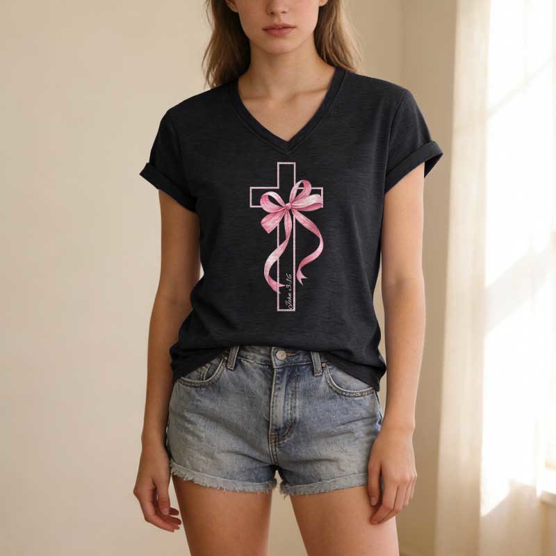 Christianartworkshop T-shirt casual con scollo a V e stampa a croce con fiocco rosa. - image 15