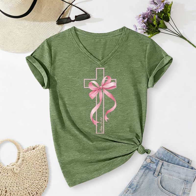 Christianartworkshop T-shirt casual con scollo a V e stampa a croce con fiocco rosa. - Verde oliva - 2XL - image 2
