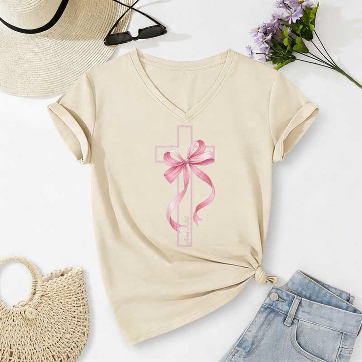 Christianartworkshop T-shirt casual con scollo a V e stampa a croce con fiocco rosa. - Beige - 2XL - image 6