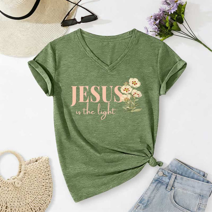 Christianartworkshop T-shirt casual con scollo a V e stampa floreale "Jesus Is The Light" - Verde oliva - 2XL - image 2