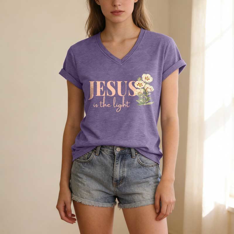 Christianartworkshop T-shirt casual con scollo a V e stampa floreale "Jesus Is The Light" - image 19