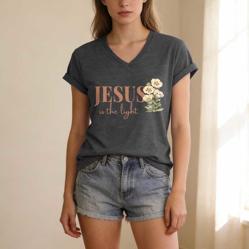 Christianartworkshop T-shirt casual con scollo a V e stampa floreale "Jesus Is The Light" - image 23