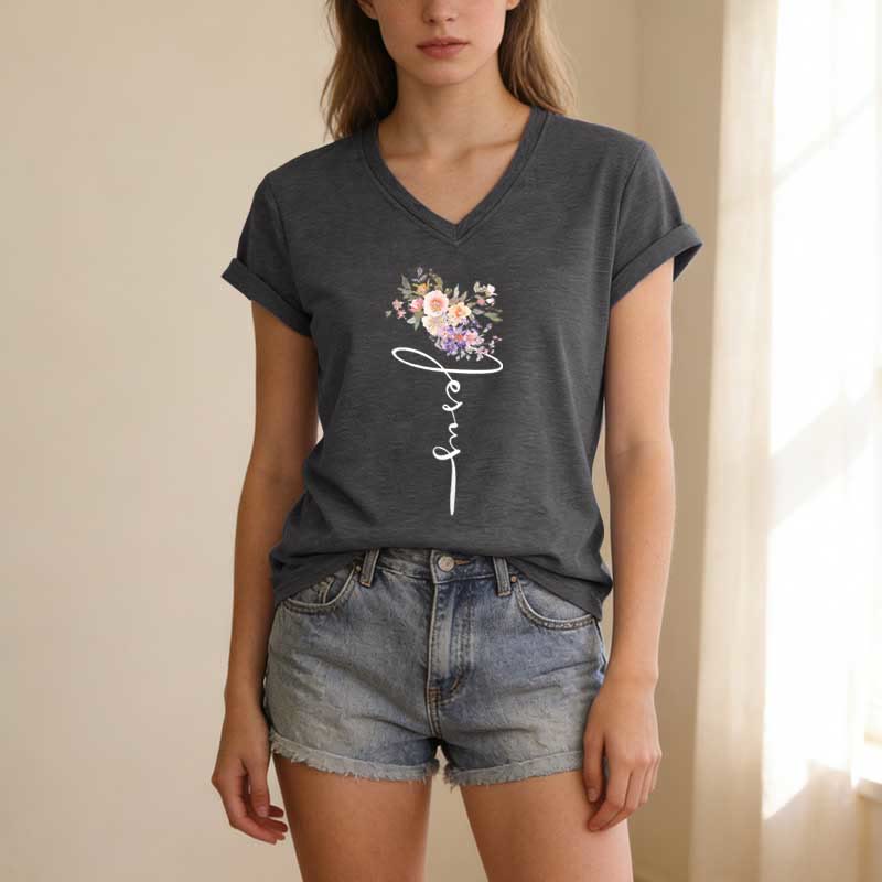 Christianartworkshop T-shirt casual con scollo a V e scritta "Jesus Cursive Floral". - image 21
