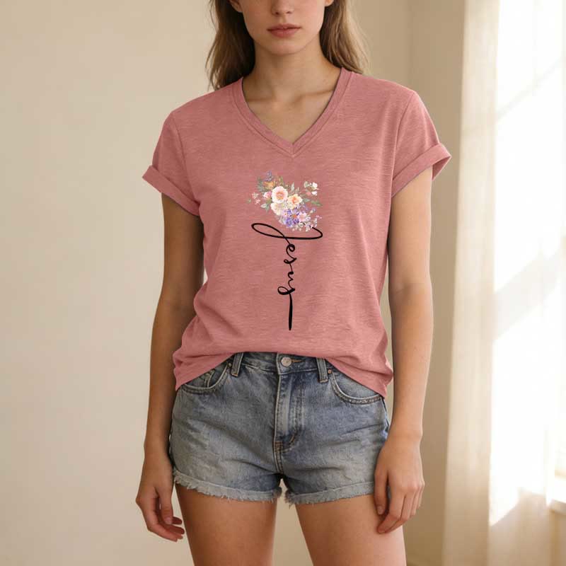 Christianartworkshop T-shirt casual con scollo a V e scritta "Jesus Cursive Floral". - image 11