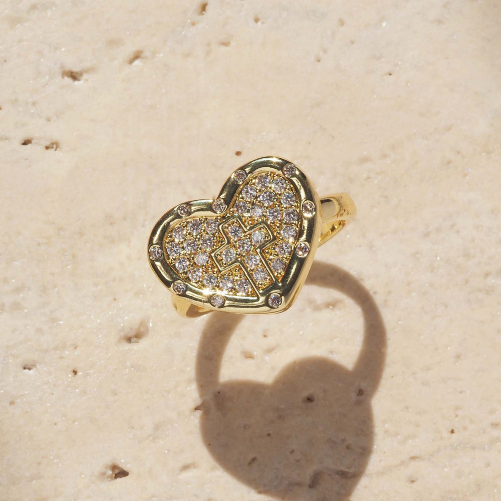 Christianartworkshop Anello a forma di cuore con croce pavé: simbolo di amore sacro e grazia. - Argento (adatto alle taglie americane 6-10) - image 1