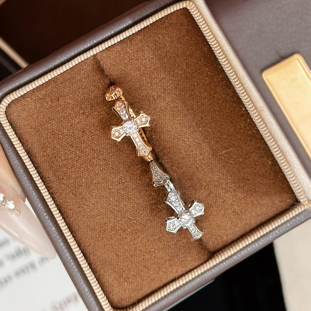 Christianartworkshop Anello regolabile con croce in zirconi incastonati: delicato simbolo di fede nella redenzione celeste. - image 2