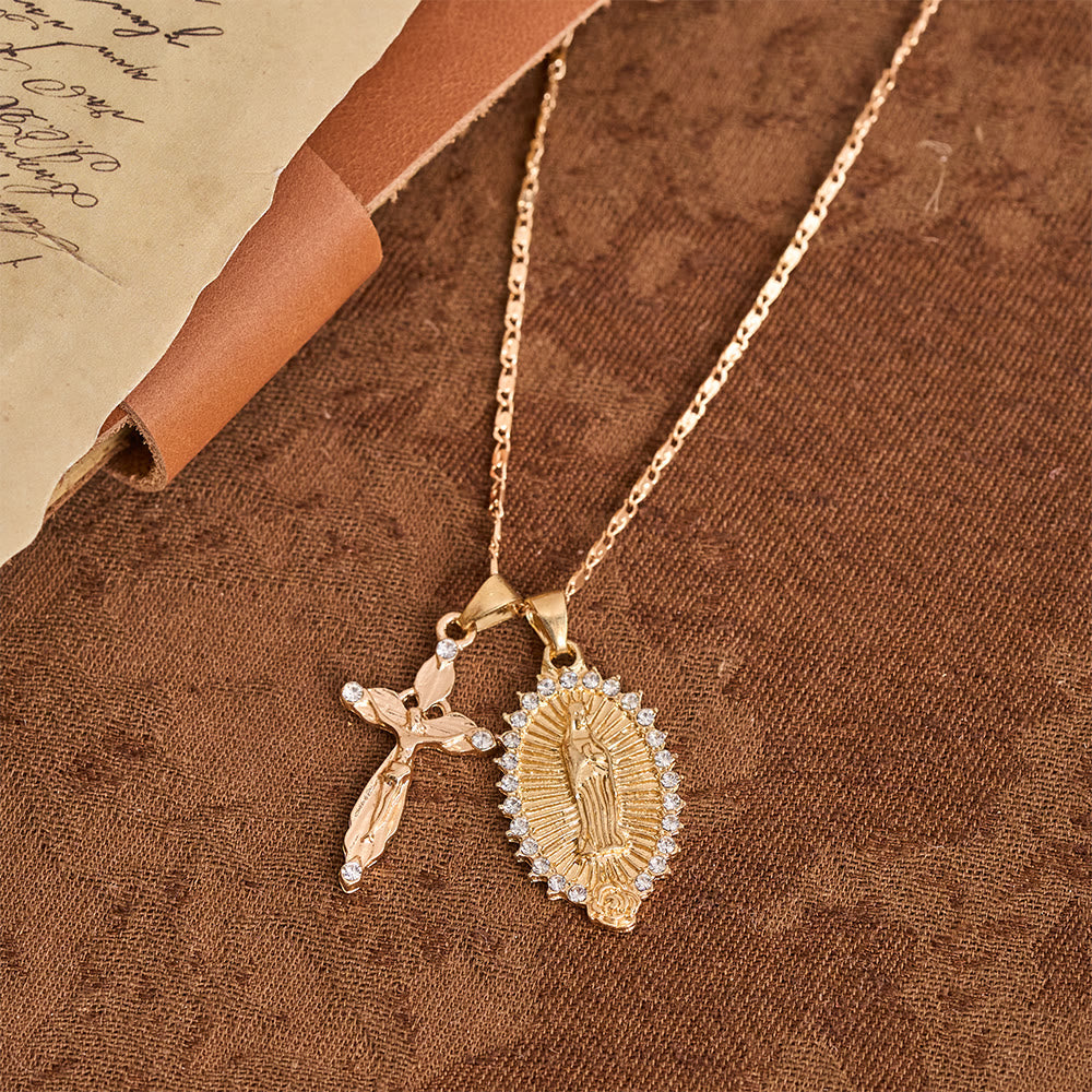 Christianartworkshop Collana con doppio ciondolo Vergine Maria e Crocifisso con zirconi: elegante ciondolo per la devozione quotidiana. - image 3