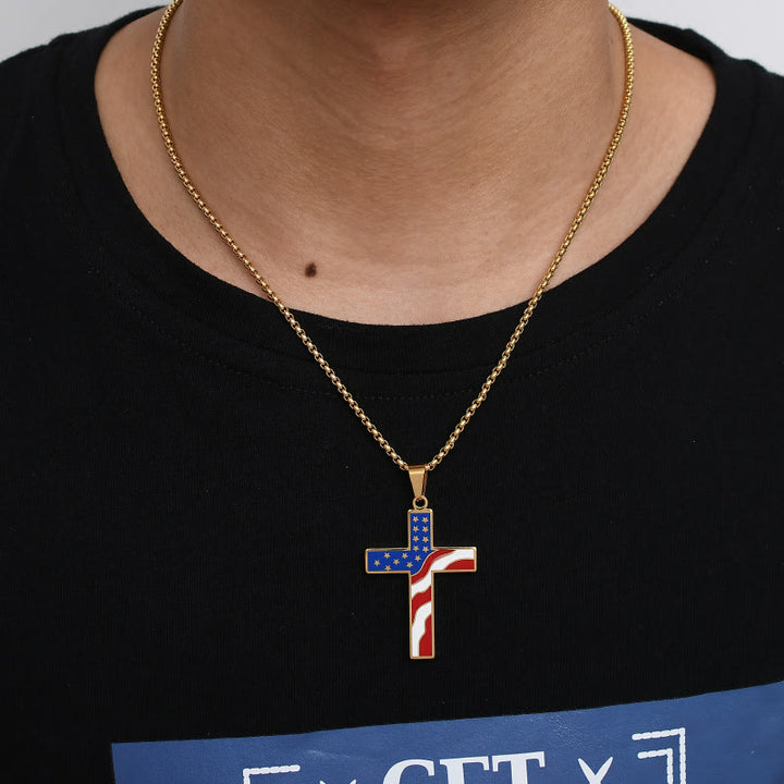 Christianartworkshop Collana con croce e bandiera degli Stati Uniti per il Giorno dell'Indipendenza: ciondolo patriottico e sacro per le festività. - image 2