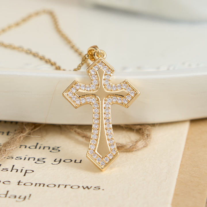 Christianartworkshop Collana moderna con ciondolo a croce in zirconi a strati: elegante gioiello sacro che esprime fede. - D'oro - image 0