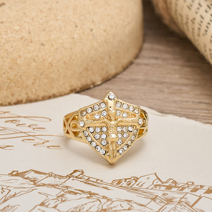 Christianartworkshop Anello con sigillo a forma di crocifisso a scudo con pavé di zirconi: simbolo di fede e protezione divina. - image 2