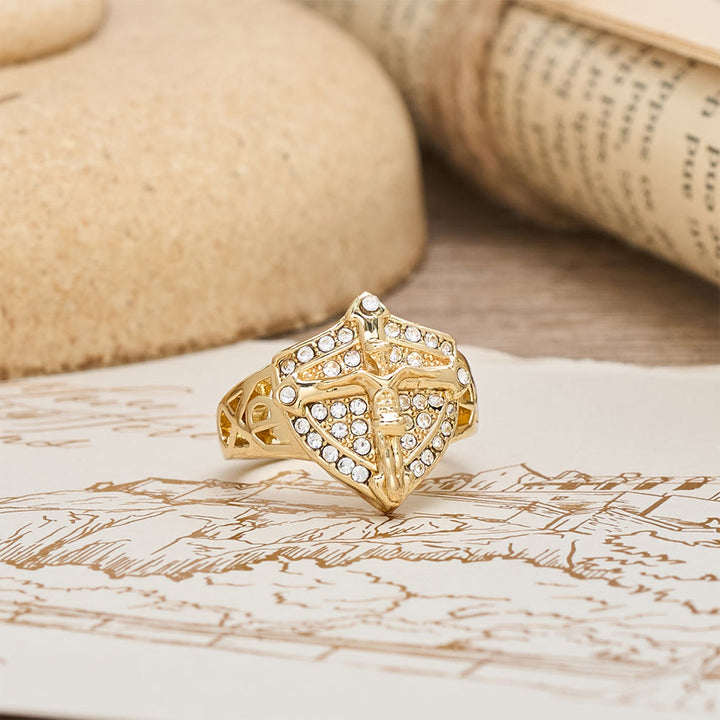 Christianartworkshop Anello con sigillo a forma di crocifisso a scudo con pavé di zirconi: simbolo di fede e protezione divina. - image 1