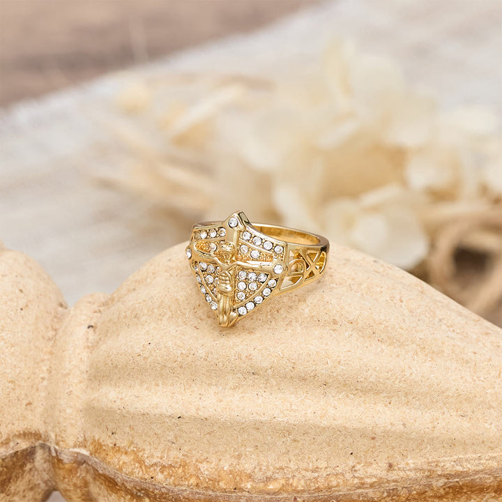 Christianartworkshop Anello con sigillo a forma di crocifisso a scudo con pavé di zirconi: simbolo di fede e protezione divina. - image 4