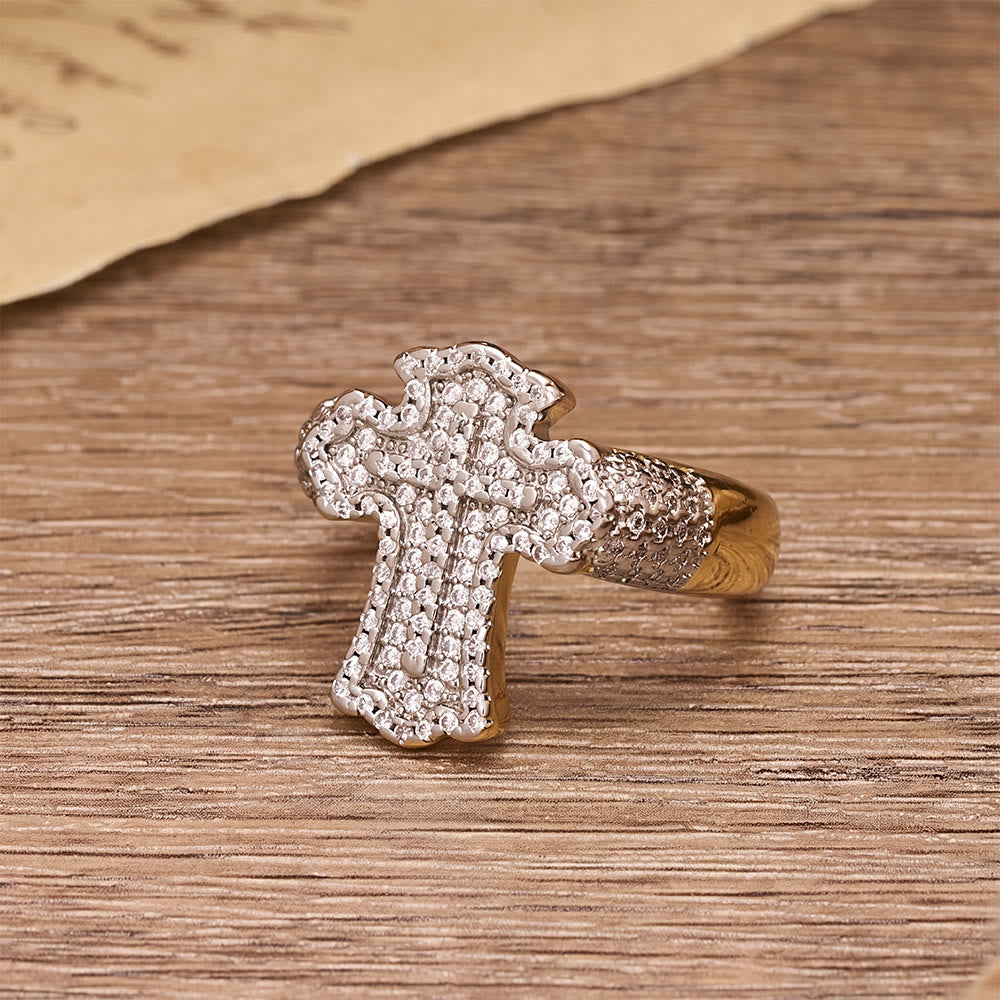 Christianartworkshop Anello audace con croce interamente pavé: una dichiarazione di fede e grazia celeste. - Cross (adatto alle taglie americane 6-8) - image 0