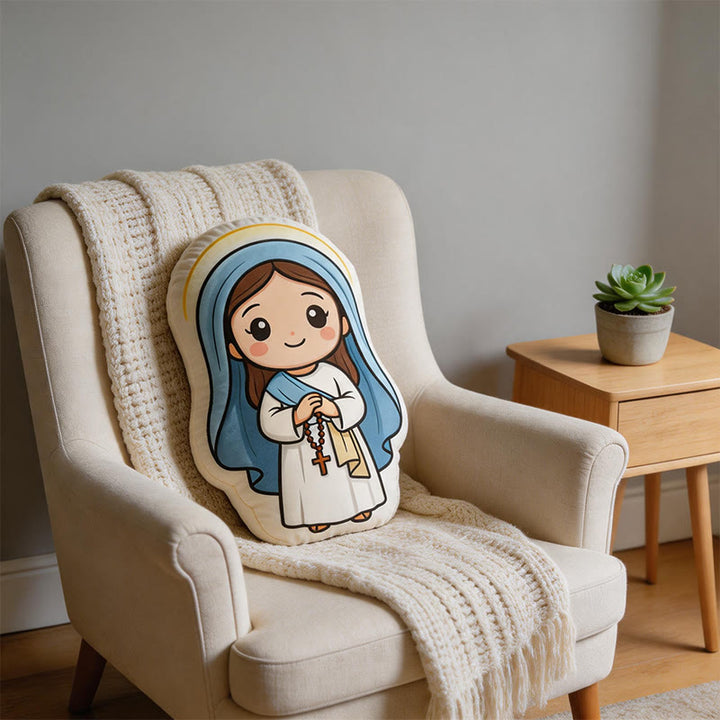 Christianartworkshop Simpatico cuscino in peluche a forma di Madonna con rosario: un'accogliente decorazione per la casa ispirata alla fede. - image 3