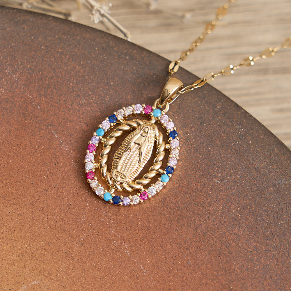 Christianartworkshop Collana con ciondolo della Madonna di Guadalupe con aureola di zirconi: simbolo di grazia mariana e luce divina. - Multicolore - image 1