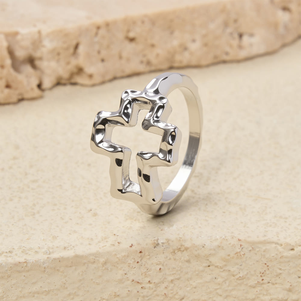 Set composto da bracciale e anello con croce martellata Christianartworkshop : simbolo di fede e raffinata semplicità. - image 9