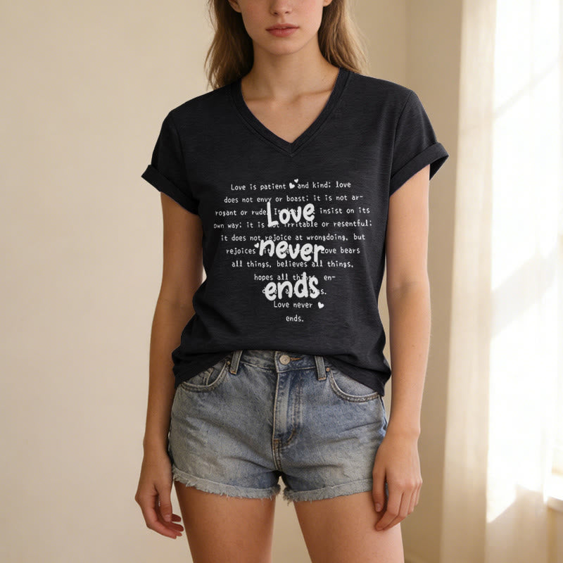 Christianartworkshop T-shirt casual con scollo a V e versetto biblico "L'amore non finisce mai". - image 13