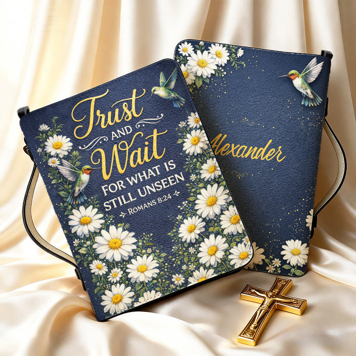 Christianartworkshop Abbi fiducia e attendi Romani 8:24 Copertina della Bibbia con margherita e colibrì - image 10