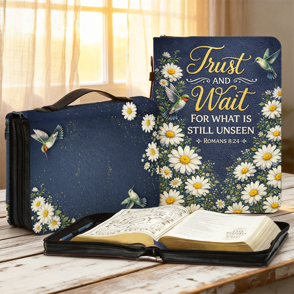 Christianartworkshop Abbi fiducia e attendi Romani 8:24 Copertina della Bibbia con margherita e colibrì - 2XL - Standard (non personalizzato) - image 1