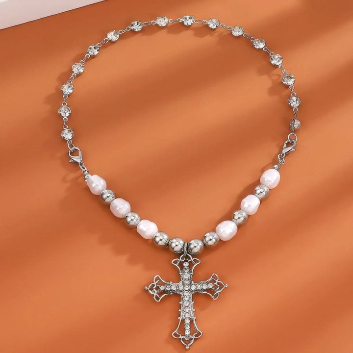 Collana con croce gotica in perle barocche e zirconi Christianartworkshop : simbolo di fede e devozione romantica - image 9