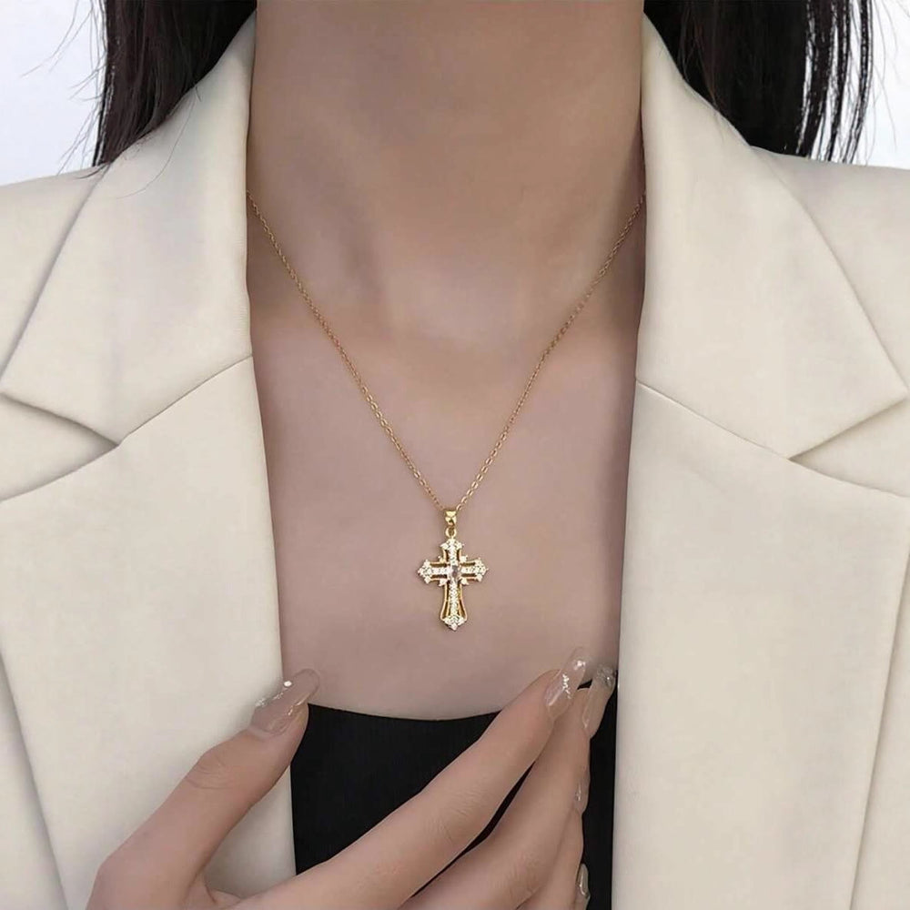 Collana con ciondolo a croce in zirconi multicolore di Christianartworkshop : simbolo di fede vibrante e luce divina. - image 1