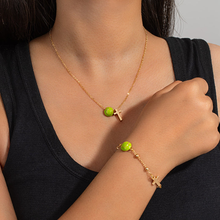 Christianartworkshop Set di gioielli con pallone sportivo e croce (collana + bracciale) con biglietto: simbolo di fede e passione per lo sport. - Tennis d'oro A - image 20