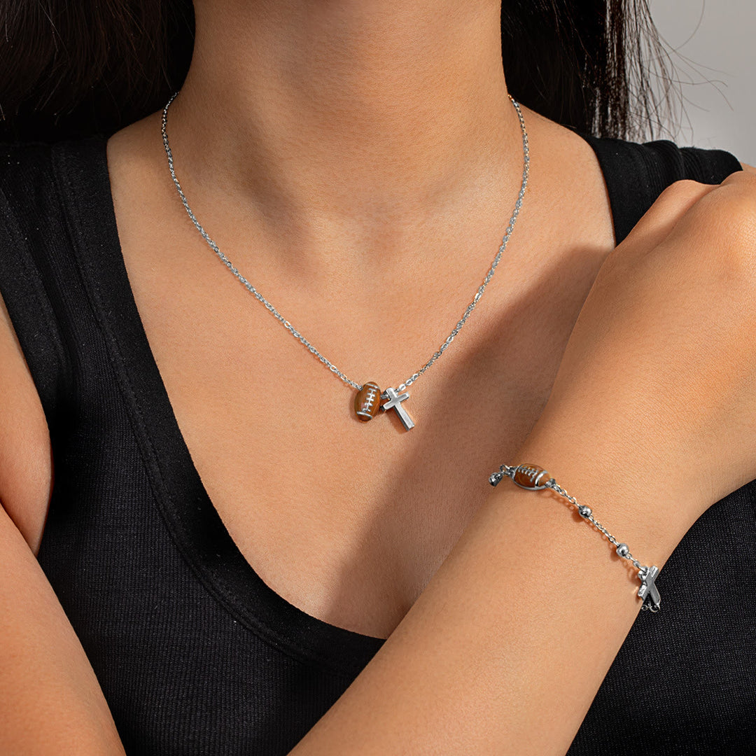 Christianartworkshop Set di gioielli con pallone sportivo e croce (collana + bracciale) con biglietto: simbolo di fede e passione per lo sport. - Rugby Argento A - image 16