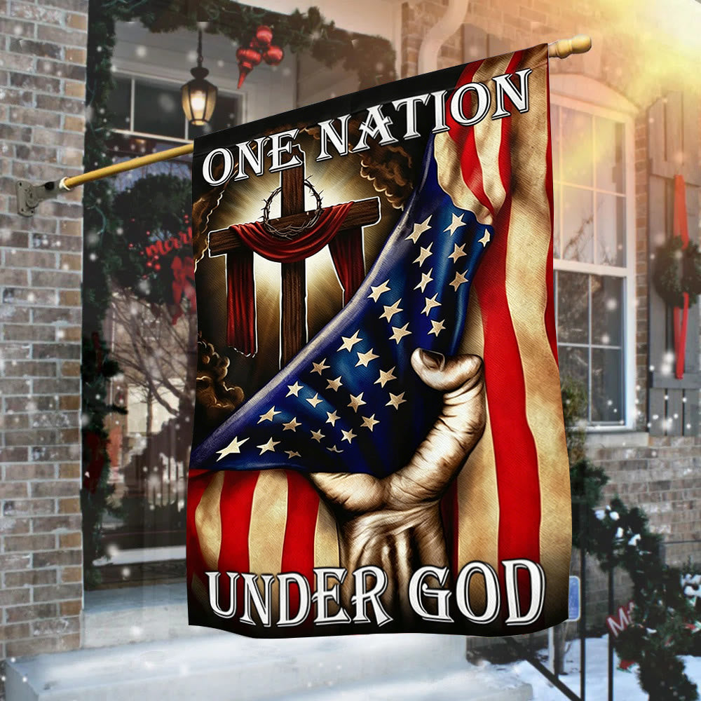Christianartworkshop Bandiera da giardino con croce e bandiera americana "Una nazione sotto Dio": un simbolo di fede e patriottismo - image 1
