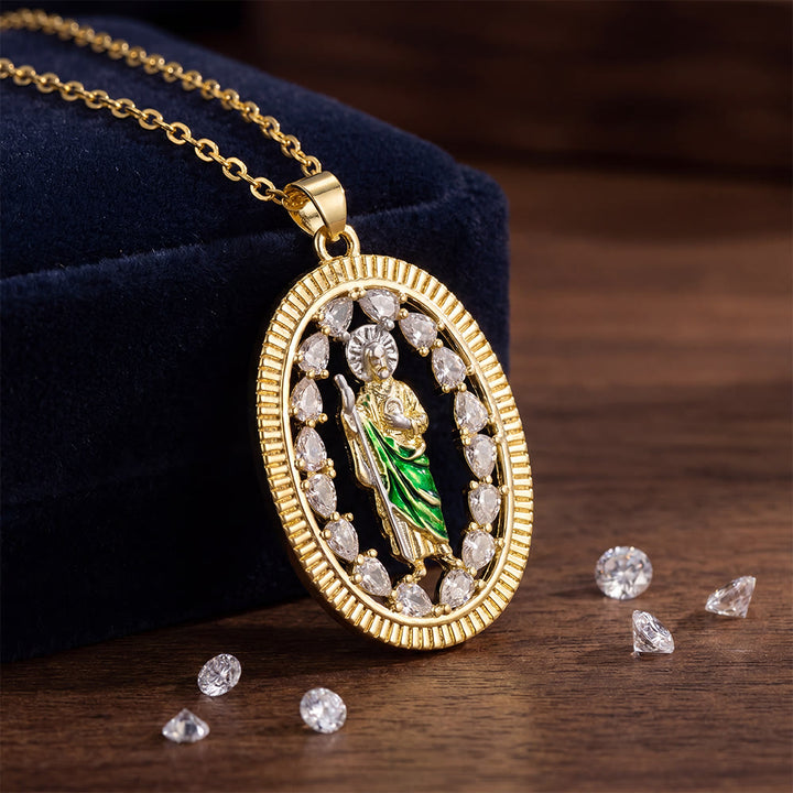 Collana con ciondolo smaltato di San Giuda con alone di zirconi, realizzata Christianartworkshop : simbolo di speranza e protezione divina. - image 4