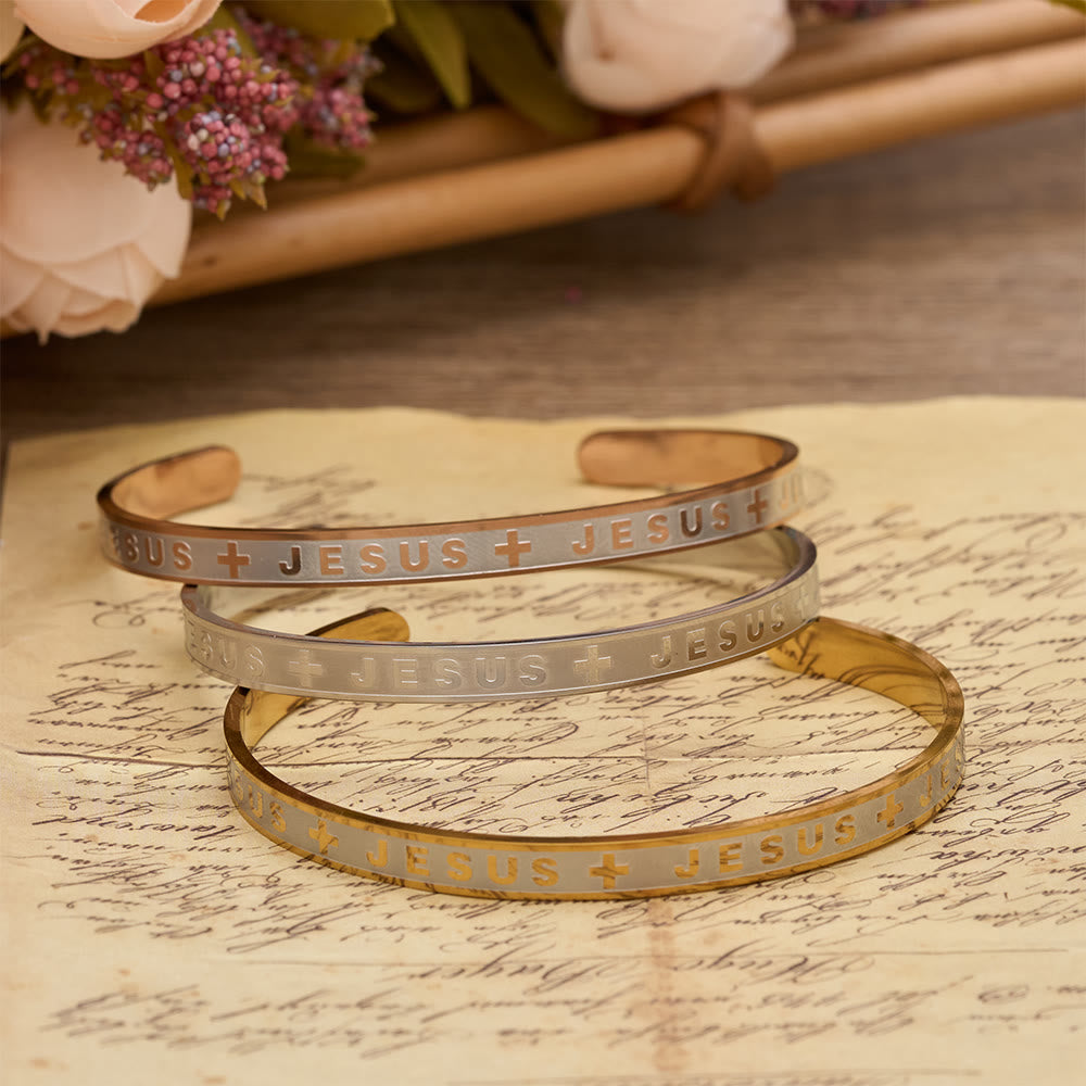 Christianartworkshop Bracciale rigido con incisione di Gesù nei toni dell'oro, dell'argento e dell'oro rosa: un promemoria della grazia divina. - image 0