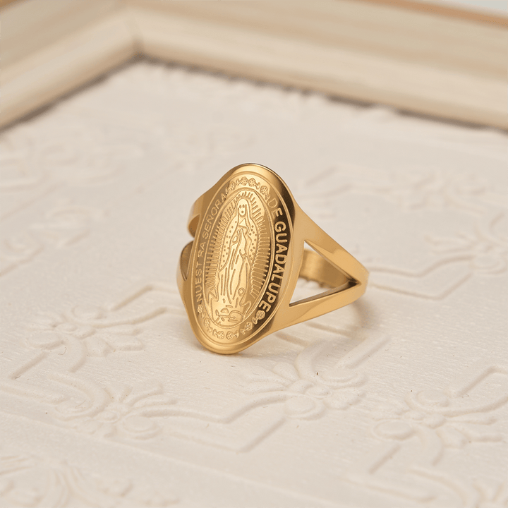 Christianartworkshop Anello devozionale inciso con l'immagine della Madonna di Guadalupe: emblema della grazia mariana e della protezione divina. - D'oro - US 10 - image 2