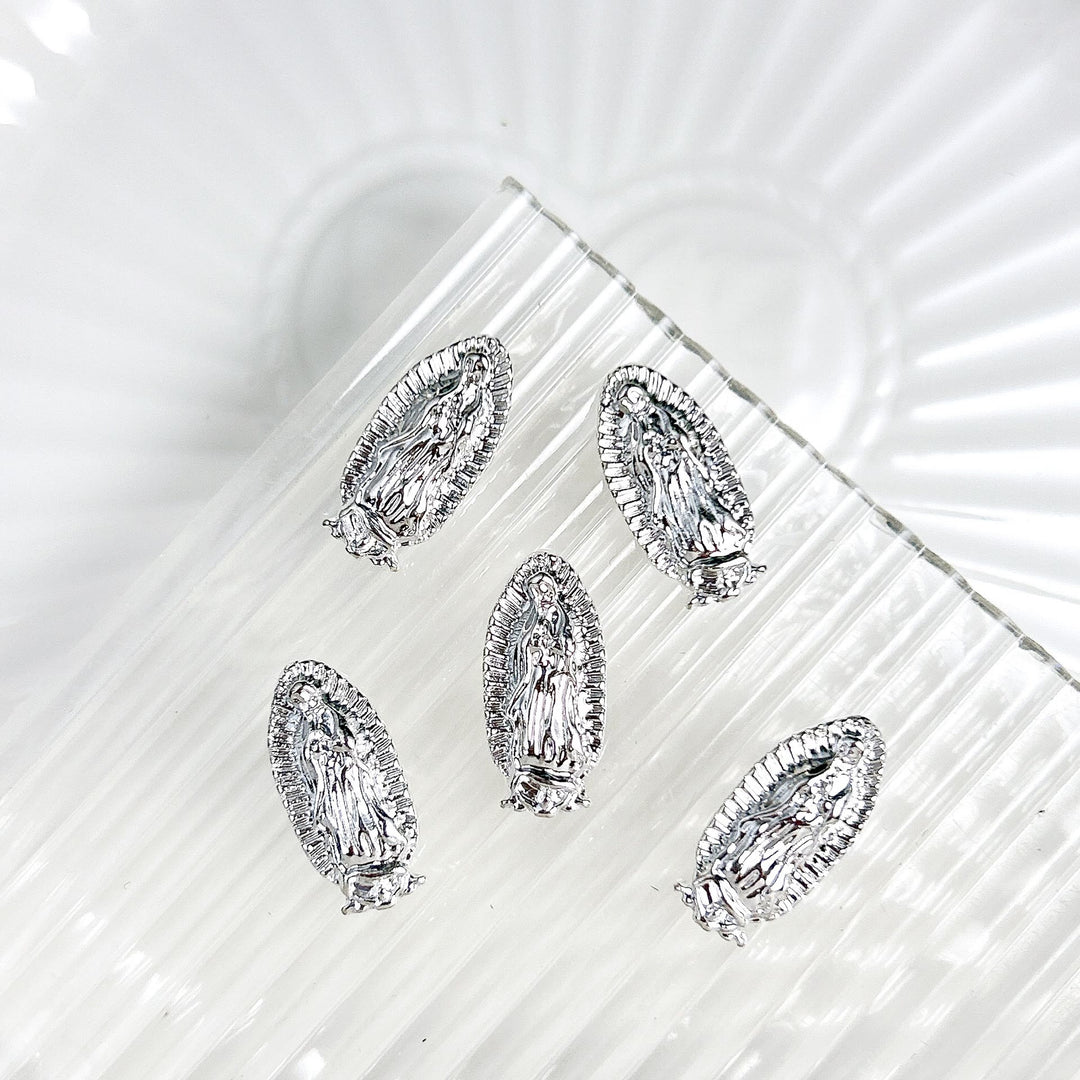 Christianartworkshop Ciondoli per nail art con l'immagine della Madonna di Guadalupe: percorri il sentiero dello stile sacro. - Argento (confezione da 10 pezzi) - image 1