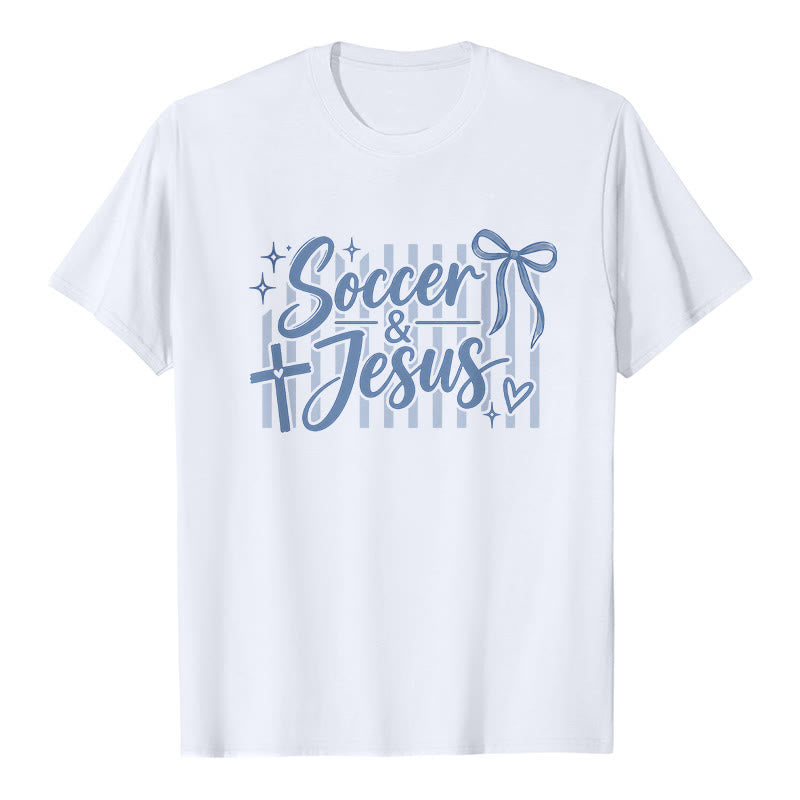 Christianartworkshop Maglietta premium "Calcio e Gesù in stile civetta" - Bianco - 2XL - image 0
