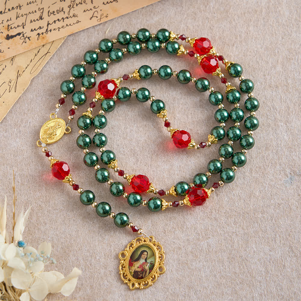Christianartworkshop Rosario vintage con medaglia di Santa Teresa verde scuro e sette dolori, con dettagli rosso rubino. - Nostra Signora e il Crocifisso - image 0