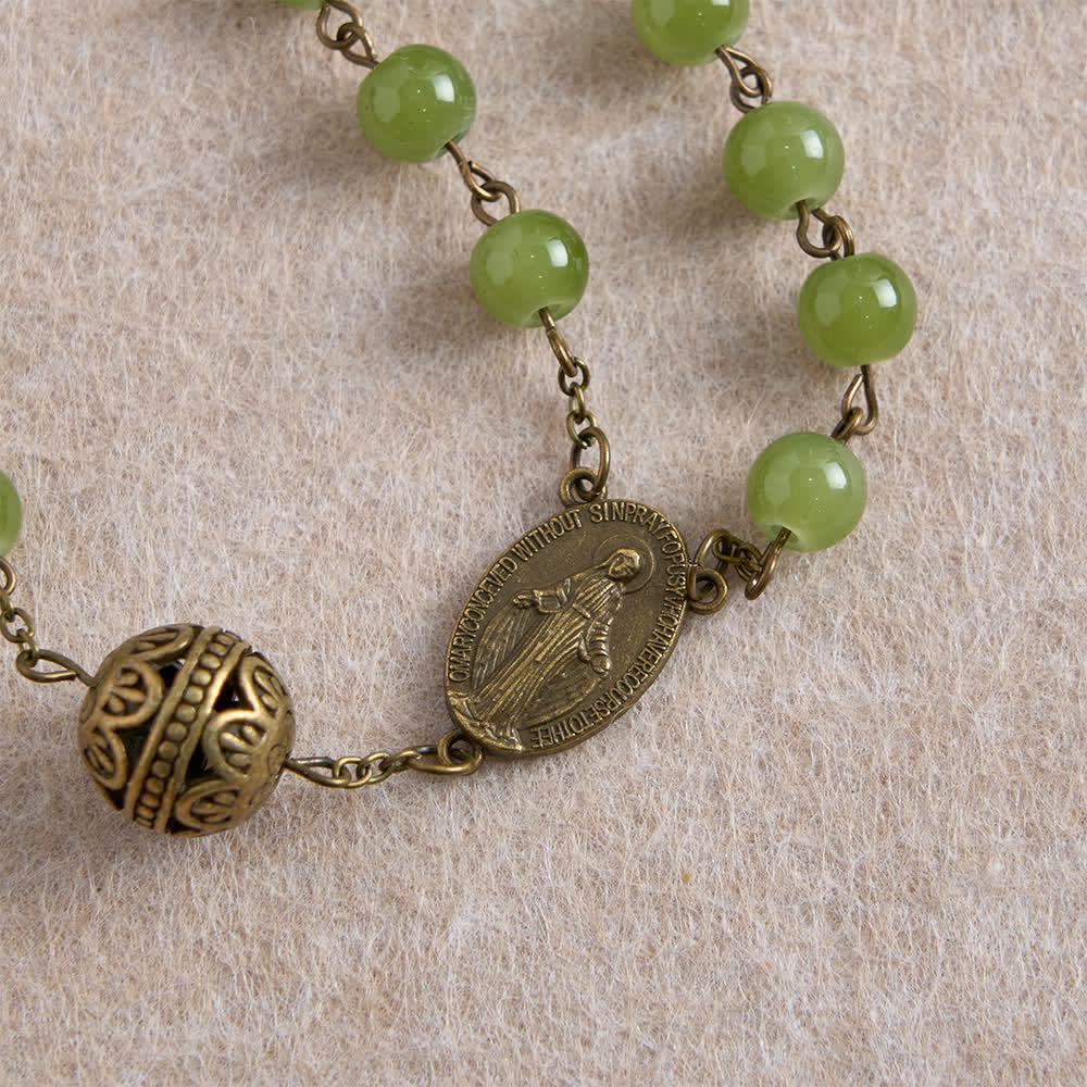 Christianartworkshop Rosario in filigrana di bronzo e vetro verde oliva con l'immagine della Madonna. - image 8