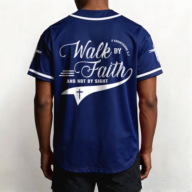 Christianartworkshop 2 Corinzi 5:7 “Camminate per fede e non per visione” Maglia da baseball con croce e messaggio - image 4