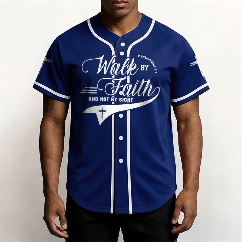 Christianartworkshop 2 Corinzi 5:7 “Camminate per fede e non per visione” Maglia da baseball con croce e messaggio - image 1