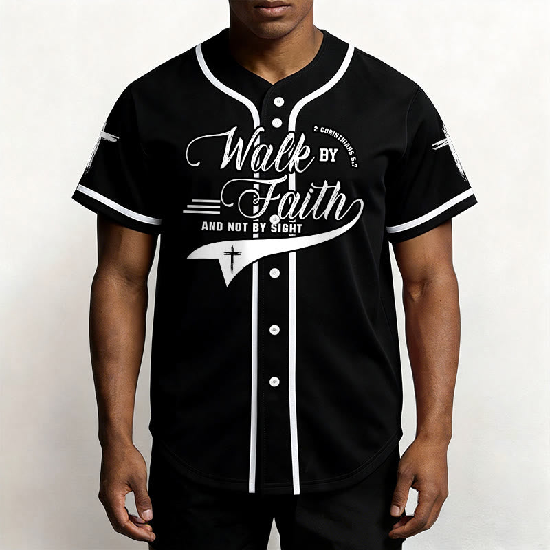 Christianartworkshop 2 Corinzi 5:7 “Camminate per fede e non per visione” Maglia da baseball con croce e messaggio - image 15