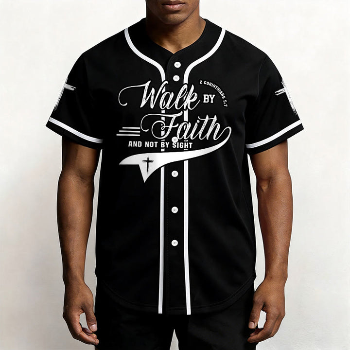 Christianartworkshop 2 Corinzi 5:7 “Camminate per fede e non per visione” Maglia da baseball con croce e messaggio - image 15
