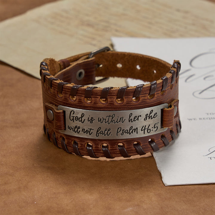 Christianartworkshop Bracciale in pelle con incisione del Salmo 46:5 e cuciture intrecciate: simbolo di forza divina e fede incrollabile. - Marrone - image 0