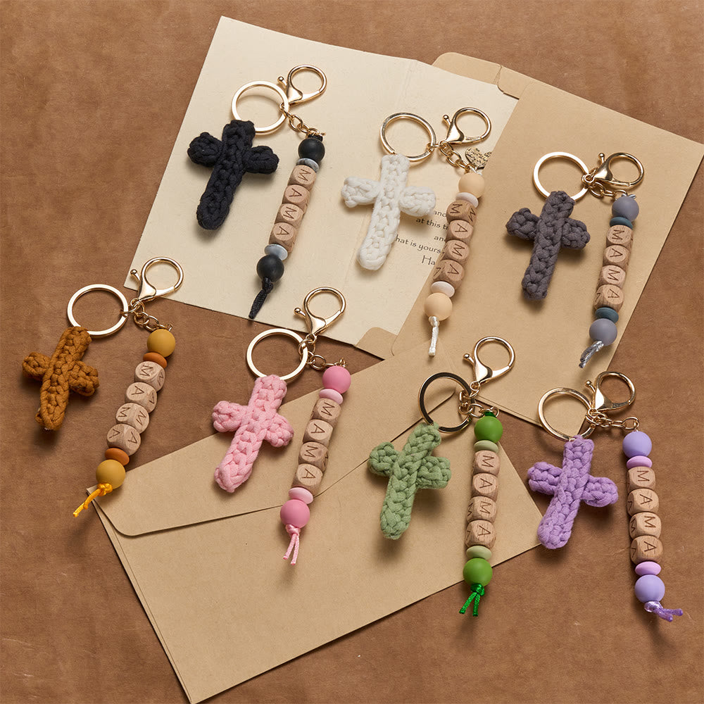 Christianartworkshop Portachiavi a croce in morbido crochet con perline incise “MAMA”: incarna la grazia e il calore della fede. - image 7