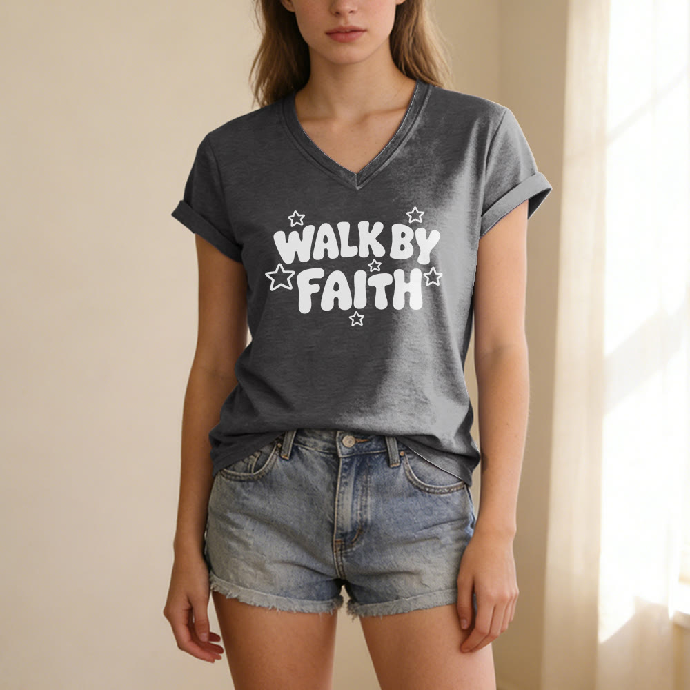 Christianartworkshop T-shirt casual con scollo a V e stampa a stelle "Walk By Faith". - image 21