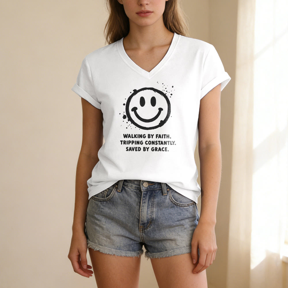 Christianartworkshop T-shirt casual con scollo a V e stampa "Walking By Faith Smiley". - image 9