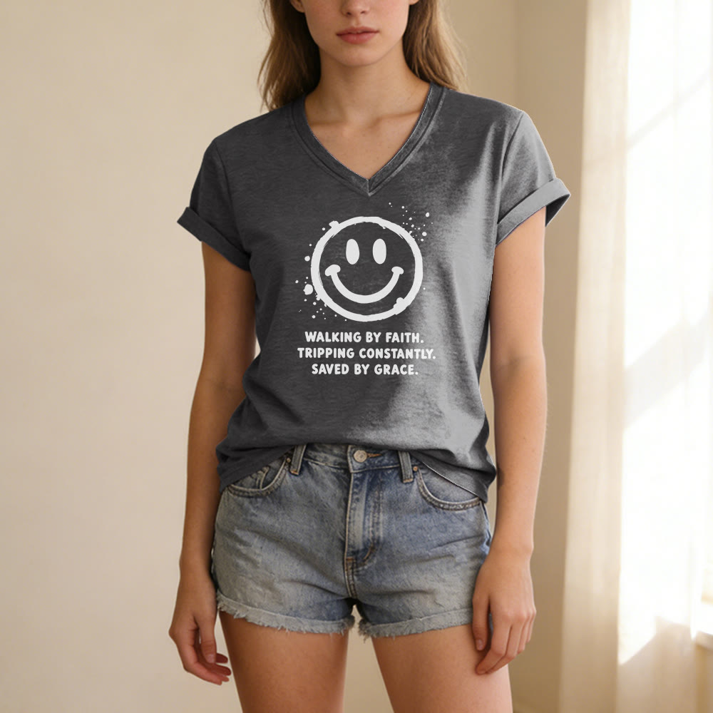 Christianartworkshop T-shirt casual con scollo a V e stampa "Walking By Faith Smiley". - image 23
